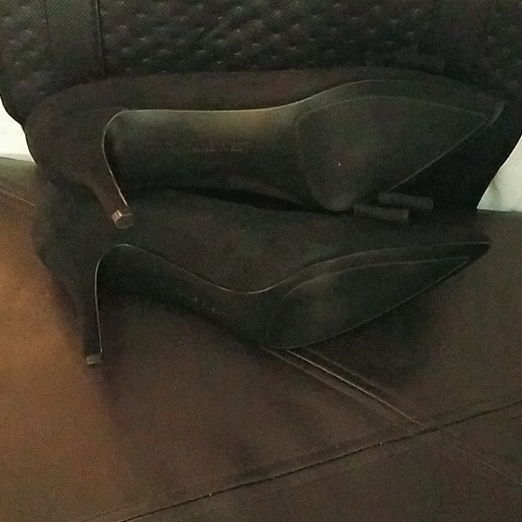 Nine West Black Suede Pumps  91/2M - Picture 3 of 8